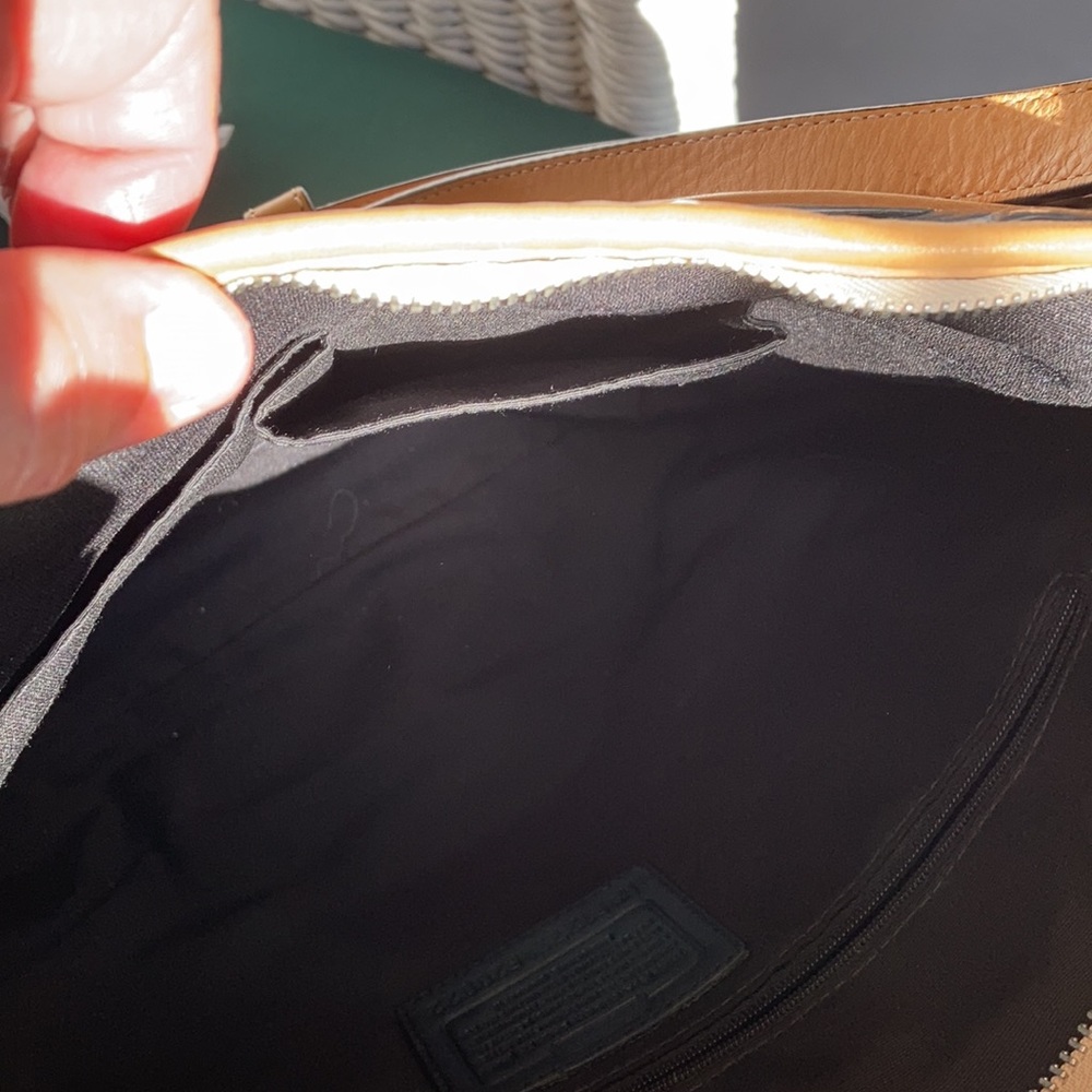 Coach patent leathershoulder bag. EUC with box and dust bag - Picture 7 of 9